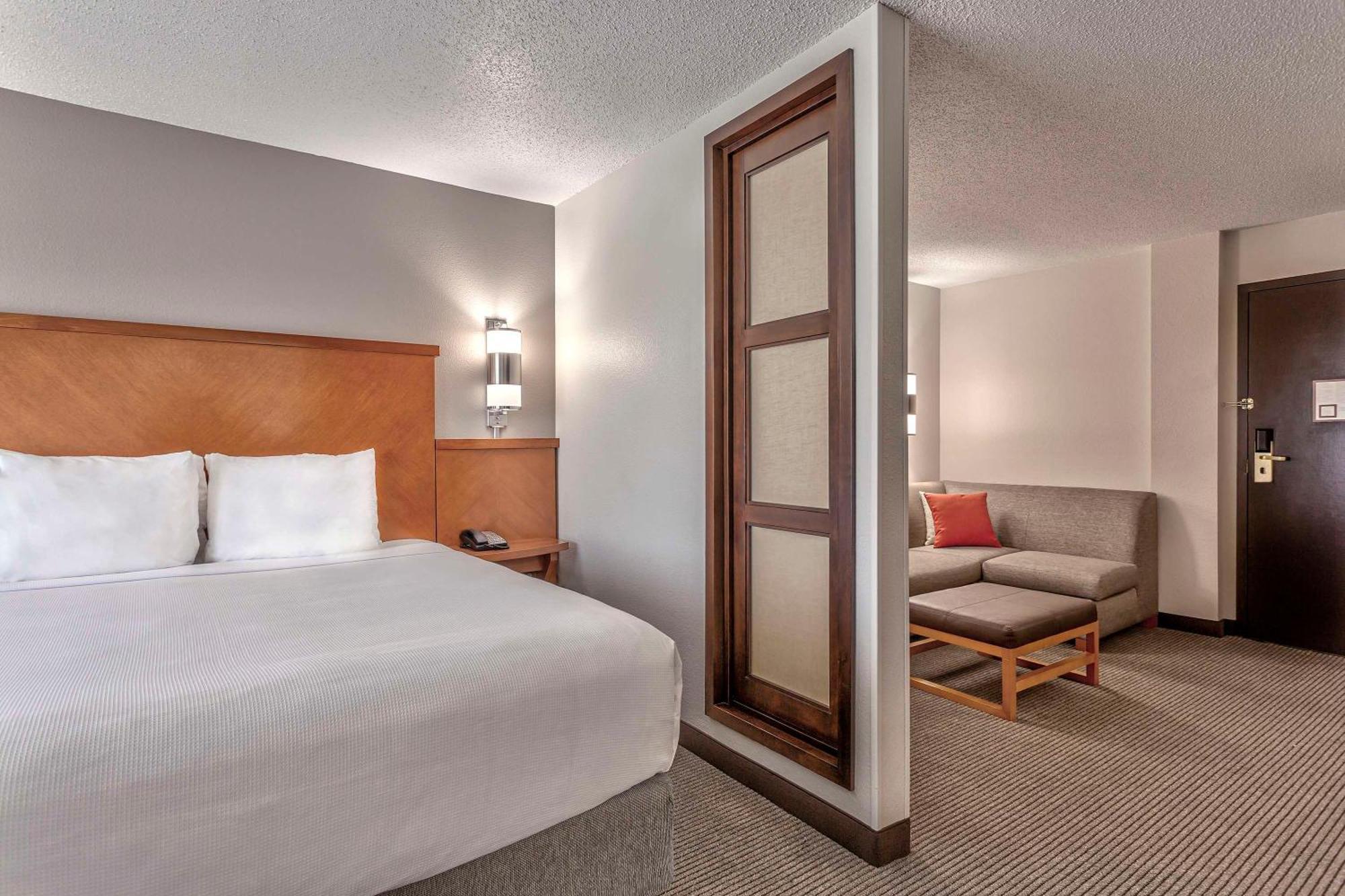 Hyatt Place Kansas City/Overland Park/Convention Center Exterior photo